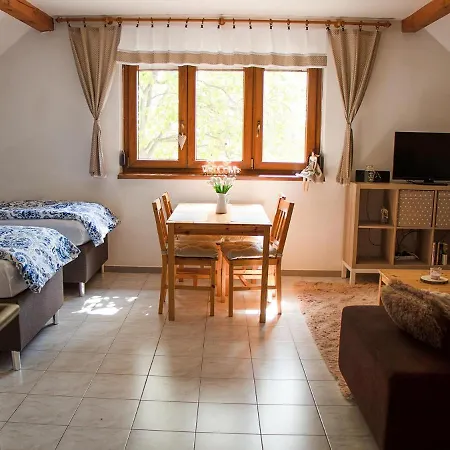 Na Vinarske Stezce Apartman
