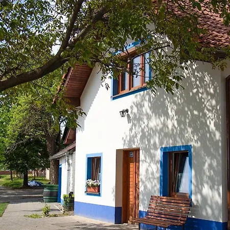Na Vinarske Stezce