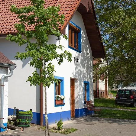 Na Vinarske Stezce * Velké Bílovice